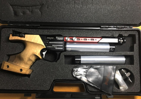 Se vende pistola del 4.5 mm, marca pardini K12 - con talla S - esta como nueva, se compro al proveedor 00