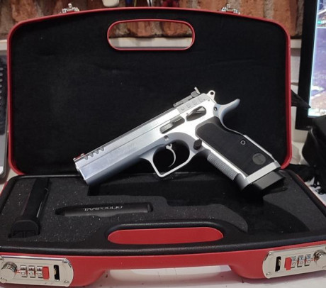 Buenas a todos .

Vendo TANFOGLIO stock 2 afinada por Ballesteros ,comprada en Marzo del 2021 con poco 02