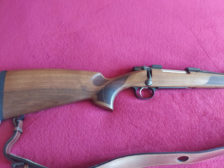 Un compañero me pide que le ponga este anuncio: rifle Ceska CZ 557 Stutzen en venta. Calibre 30-06. No 10