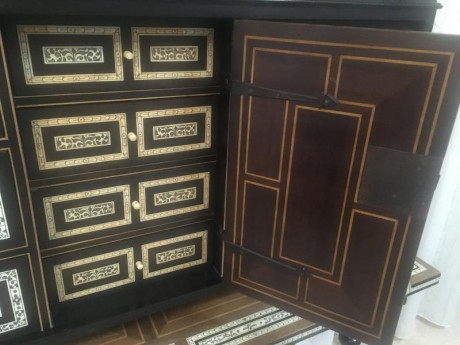 Cambio barqueño Antiguo en madera PaloSanto y hueso con motivos de caza por pistola Pardinni ,Feinwerbau 01