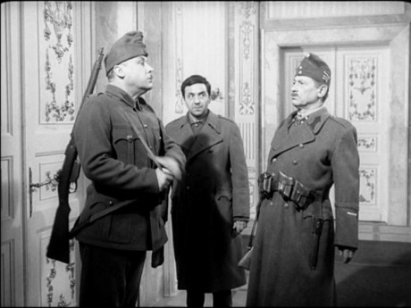 Compañeros,

En vista de las ganas de algunos (Elcafe, Wilcow, Vrakk, etc) por adivinar armas de películas 50