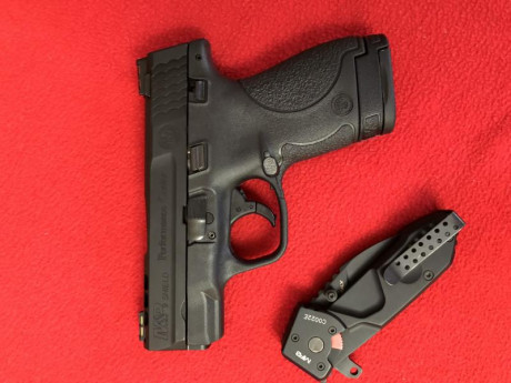 Vendo Pistola Smith&Wesson, modelo: M&P Shield Perfomnance Center, Calibre 9 mm. Nueva sin estrenar, 01