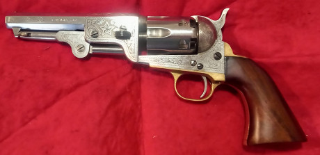 -Hola,
un amigo de Sevilla pone a la venta estas tres piezas.No las ha usado nunca.
-Pietta modelo Sheriff 02