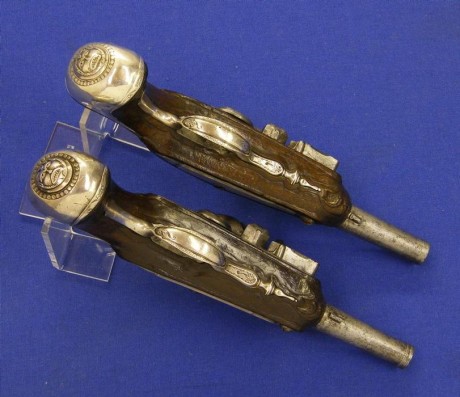 Voy a colocar unas fotos de un arma larga alemana de llave de mecha del siglo XVI. 11