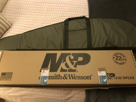 Vendo carabina semiautomática SMITH&WESSON M&P 15-22 SPORT nueva a estrenar, comprada en mayo, 00