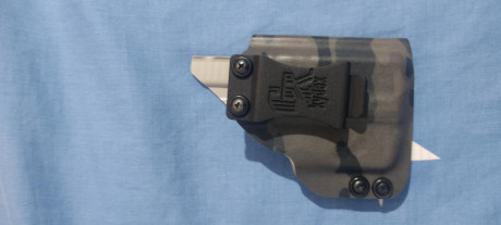 Buenas.
Pongo en venta está funda de Kydex en color blackmulticam interior para diestros  para pistola 02