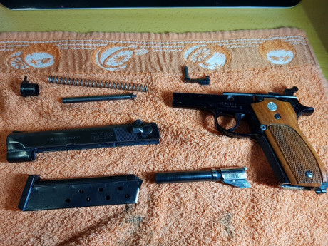 Hola, vendo pistola smith and wesson 39 2 calibre 9 mm.
los interesados la pueden probar en Alicante.
Tiene 01