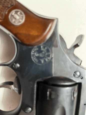  VENDIDO 

SE Vende revolver Llama Calibre 22 lr, cañon de 6".
Perfecto estado de conservación y 00
