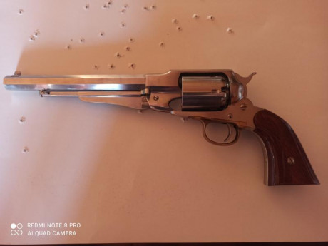 Se vende revólver avancarga A. Uberti calibre 44 ;8 pulgadas inoxidable, en muy buen Estado. 
Interesados 00