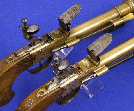 Voy a colocar unas fotos de un arma larga alemana de llave de mecha del siglo XVI. 51