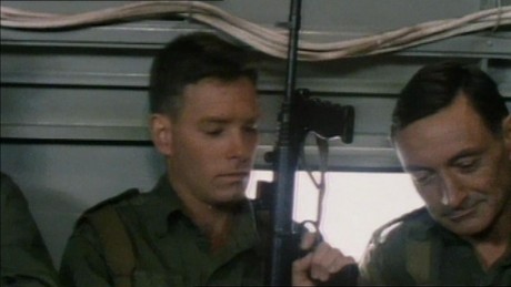 Compañeros,

En vista de las ganas de algunos (Elcafe, Wilcow, Vrakk, etc) por adivinar armas de películas 170