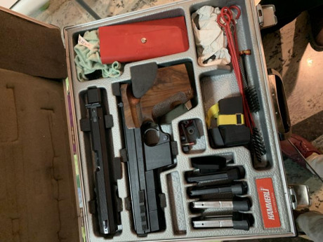 Buenas a todos. Un compañero del campo de tiro de Jaén me ha pedido que le ponga a la venta dicha pistola. 00