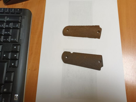 Vendo cachas pistola LLama extra ó VII izquierda y derecha madera nogal en muy buen estado originales.
Por 01