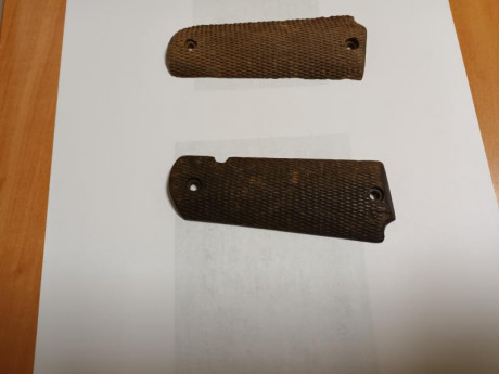 Vendo cachas pistola LLama extra ó VII izquierda y derecha madera nogal en muy buen estado originales.
Por 00