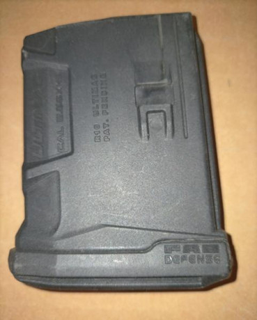 Hola,

Como digo en el anuncio, VENDO COLT AR-15 A2 cal .222 + kit conversión .22 ADCO.

El motivo de 00