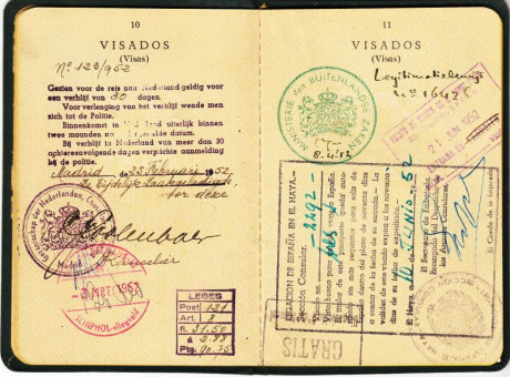  EN RECUERDO Y HOMENAJE A LOS QUE YA NO ESTÁN. 

Si pones en  GOOGLE   PASAPORTES EN LA MEMORIA  da igual 151