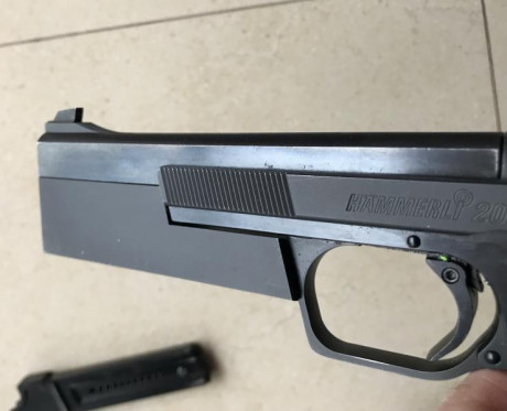 Se ofrece una magnifica  pistola Hammerli modelo 208S, estado excelente sin signos de uso, tigestop, gatillo 02