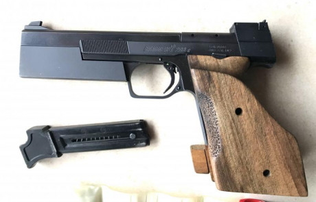 Se ofrece una magnifica  pistola Hammerli modelo 208S, estado excelente sin signos de uso, tigestop, gatillo 01