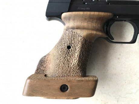 Se ofrece una magnifica  pistola Hammerli modelo 208S, estado excelente sin signos de uso, tigestop, gatillo 21