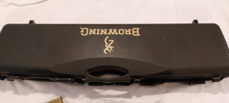 Vendo escopeta Browning 525 Sporting, 76 ctms.de cañon, banda ancha de tiro, 5 chokes interiores Invector 01