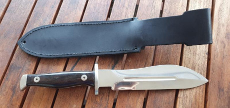 Cuchillo de combate modelo 58 utilizado por los Zapadores Paracaidistas del Ejército del Aire.

Cuchillo 01