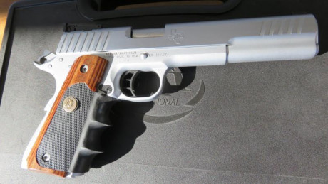 Vendo mi pistola STI TROJAN 6" INOX en perfectas condiciones va de lujo con su maletin original sus 00