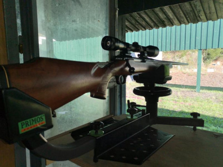 Se vende browning bbr calibre 300 winchester magnum.
Tiene años pero muy poco uso, maderas recién restauradas.
Visor 02