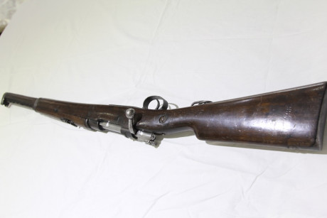Vendo tercerola Mauser 7 mm. Madera por restaurar, lijar y darle el acabado que se quiera, aceite de linaza 00