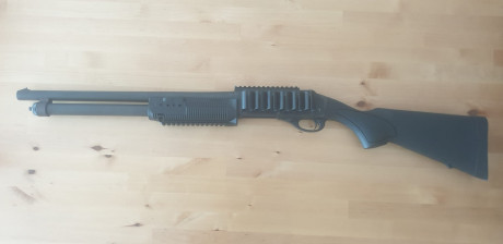 Hola a todos, Un amigo me pide que le anuncie esta escopeta.

Remington 870
-Capacidad 6 cartuchos
-Guardamanos 00