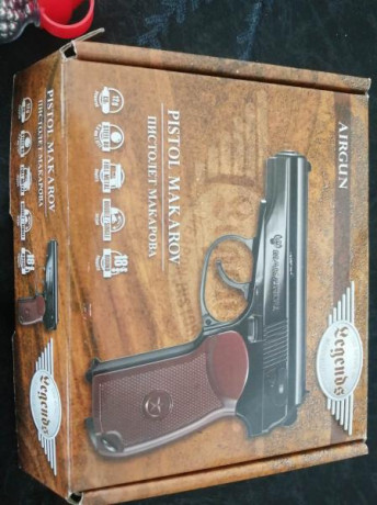 Se vende Makarov Co2, nuevo con tres cargadores, y caja de bolas de acero nueva.
Ideal para entrenamiento 01