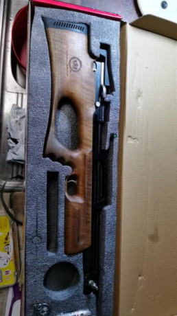 Vendo Kral puncher breaker en 5.5.
Muy cuidada, en madera de nogal turco,
con cargador multitiro, palanca 10