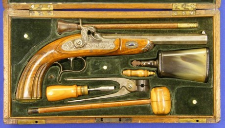 Voy a colocar unas fotos de un arma larga alemana de llave de mecha del siglo XVI. 61