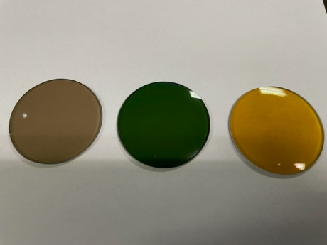 Buenos días, dispongo del siguiente material para gafas Knobloch:
- 3 filtros de colores, medida 37 mm, 02