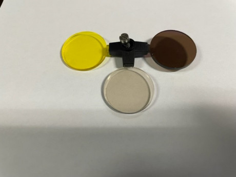 Buenos días, dispongo del siguiente material para gafas Knobloch:
- 3 filtros de colores, medida 37 mm, 01