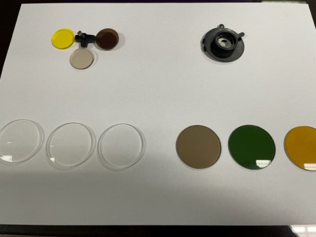 Buenos días, dispongo del siguiente material para gafas Knobloch:
- 3 filtros de colores, medida 37 mm, 00