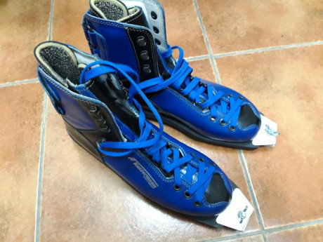 Vendo botas de tiro para arma larga. Marca  Kustermann . Fabricación alemana.
Talla  40/41 . 

Necesitan 00