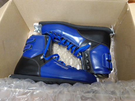 Vendo botas de tiro para arma larga. Marca  Kustermann . Fabricación alemana.
Talla  40/41 . 

Necesitan 12