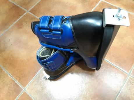 Vendo botas de tiro para arma larga. Marca  Kustermann . Fabricación alemana.
Talla  40/41 . 

Necesitan 11