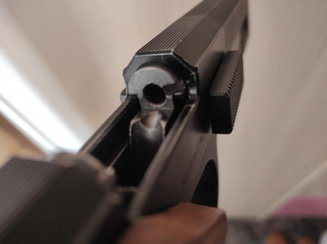 -Hola, 
pongo a la venta esta pistola del calibre 22 l.r., con varias posibilidades de ajuste del gatillo.
Con 02