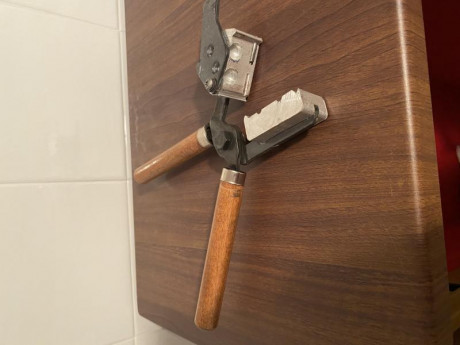 VENDIDO hornillo lee 
Turquesa lee 
Portes aparte 00