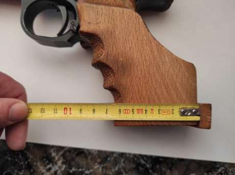 -Hola, 
pongo a la venta esta pistola del calibre 22 l.r., con varias posibilidades de ajuste del gatillo.
Con 42