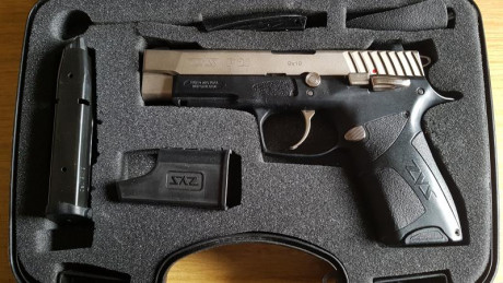   Hola compañeros, pongo en venta una "exclusiva" y poco vista Pistola ZVS P-21 Exclusive, calibre 00