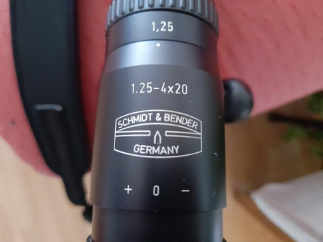 Vendo Schmidt & Bender 1,25-4x20 reticula 4 ,iluminado con 11 intensidades ,se ve a plena luz del 22