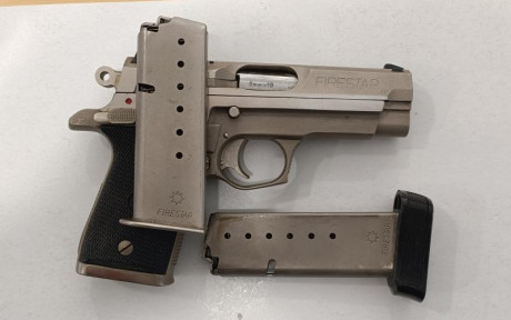 Vendo pistola marca Star modelo Firestar sin uso, del calibre 9x19 sólo se puede guiar con licencia de 121