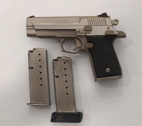 Vendo pistola marca Star modelo Firestar sin uso, del calibre 9x19 sólo se puede guiar con licencia de 120