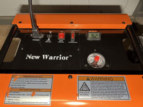 Vendo compresor New Warrior o onix 7000 refrigerado y con parada automatica con muchas mejoras.
El compresor 00
