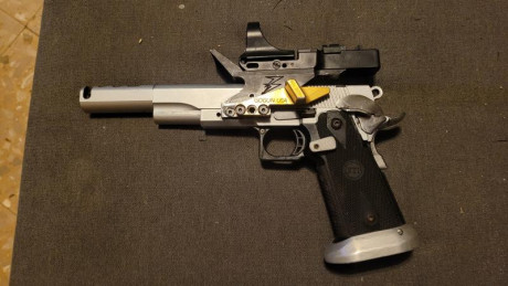 Se vende pistola astra para open con 3 cargadores 500 Euros para más información wasap al 691605287 gastos 00