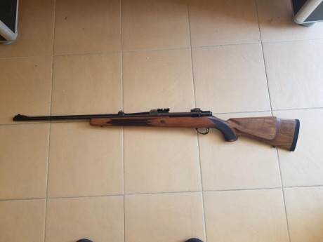 Vendo rifle Sako de cerrojo cal. 300wm con bases/monturas Shuler y visor por 800€. Lo vendo por tener 02