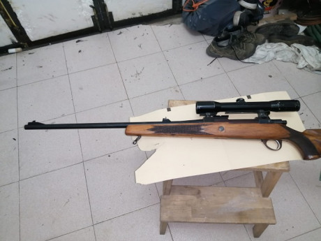 Vendo rifle Sako de cerrojo cal. 300wm con bases/monturas Shuler y visor por 800€. Lo vendo por tener 22
