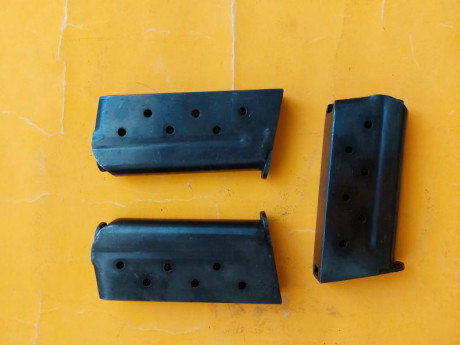 Vendo tres cargadores 9mm largo para carabina destroyer.
100 euros más los gastos de envio. Telefono 667837799 01